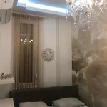 Synagogue Gozsdu Private شقة
