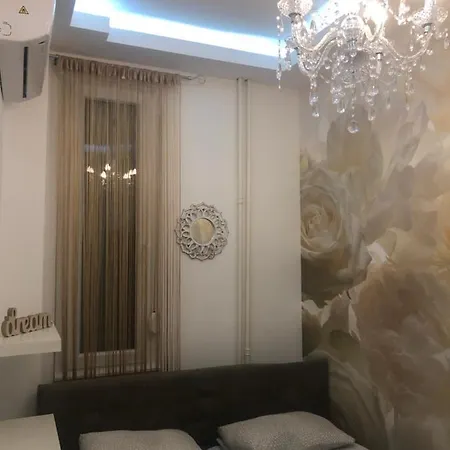 Synagogue Gozsdu Private Apartment